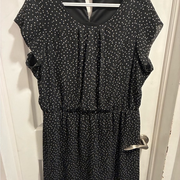 Reitmans Dresses & Skirts - Reitmans Black and White Dotted Midi Dress
